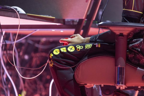 Mégsem Rijádban rendezik az első e-sport olimpiát