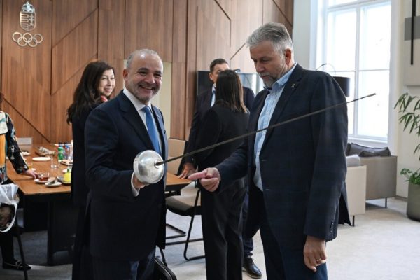 Oktatási központot hoz létre Budapesten a Nemzetközi Vívó Szövetség