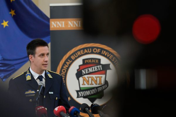 Online kábítószer-terjesztő hálózatot lepleztek le